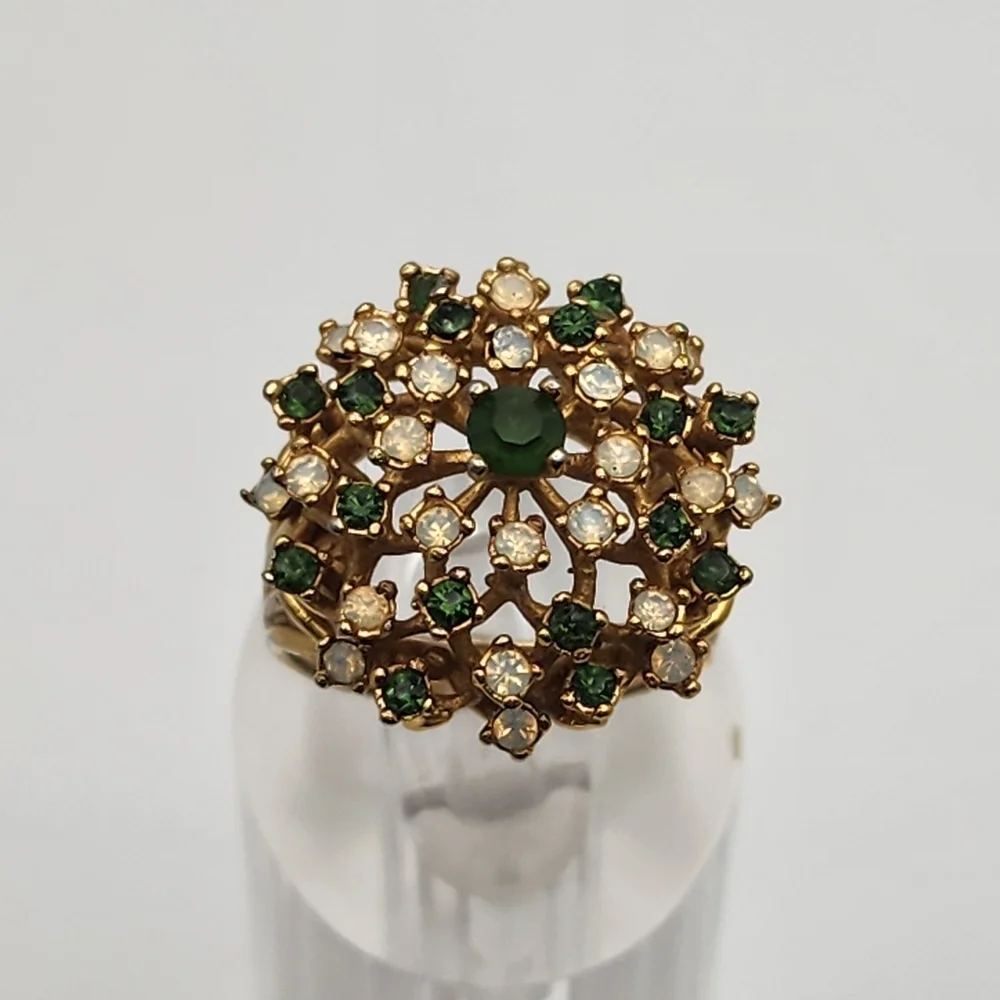 Vintage Aurora 18KT HGE Green & White Opalescent Crystal Cocktail Ring (8)